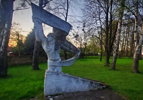 Cultural Differences in Paying Respects at War Memorials and National Cemeteries